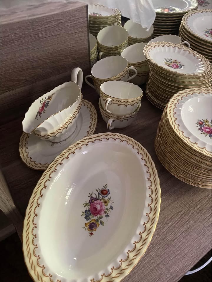Royal Worcester kempsey set