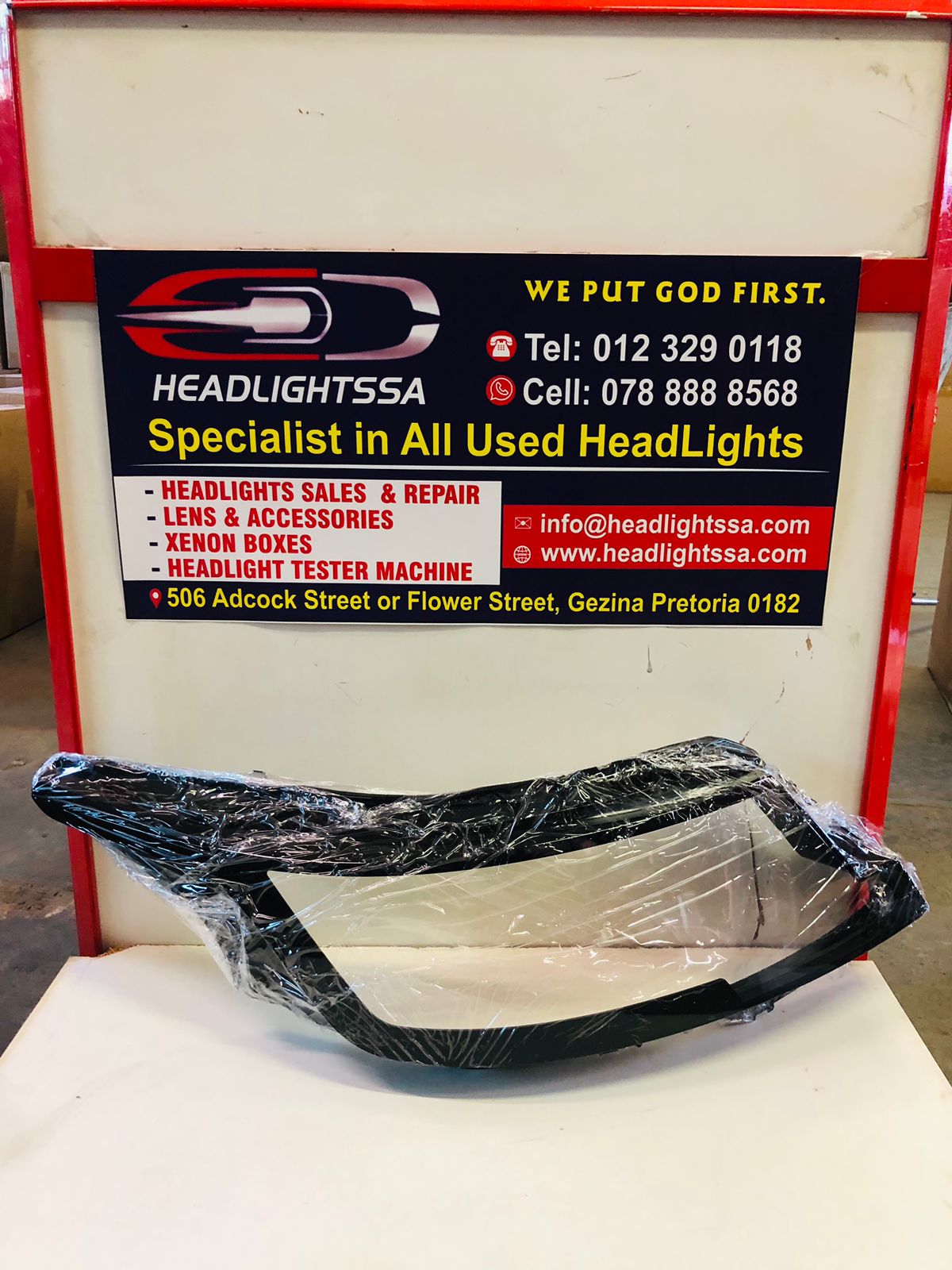 Range Rover Vogue right side headlight lens cover - Private Seller Range Rover Vogue right side headlight lens cover - Private Seller