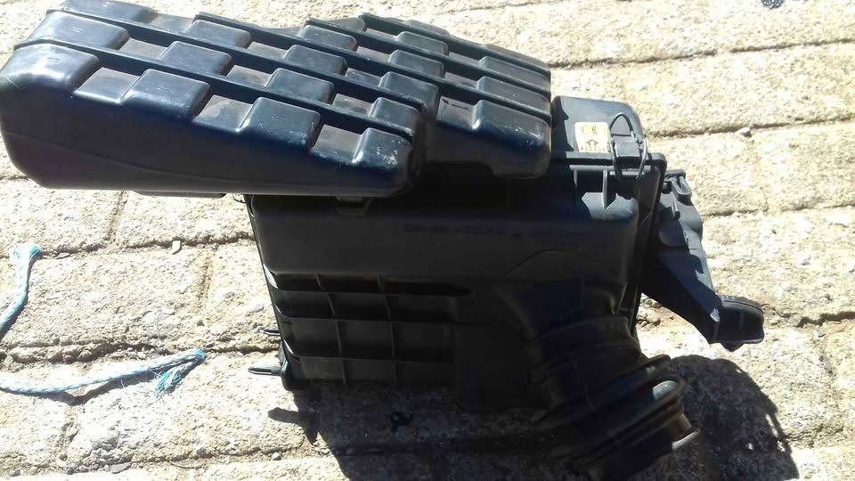 Ford ka 1.3 air filter box - Private Seller