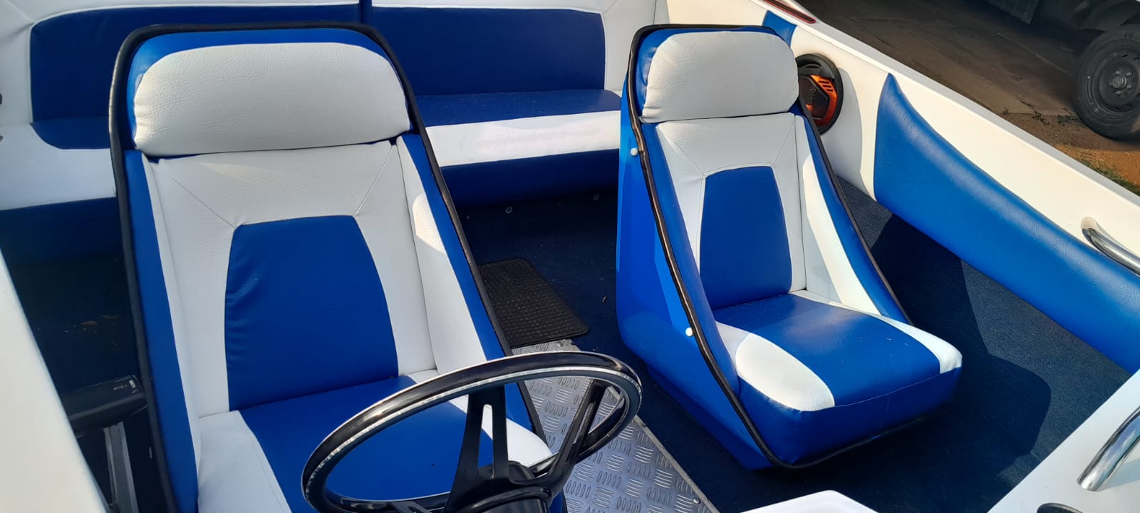 Dart Avenger Speed boat