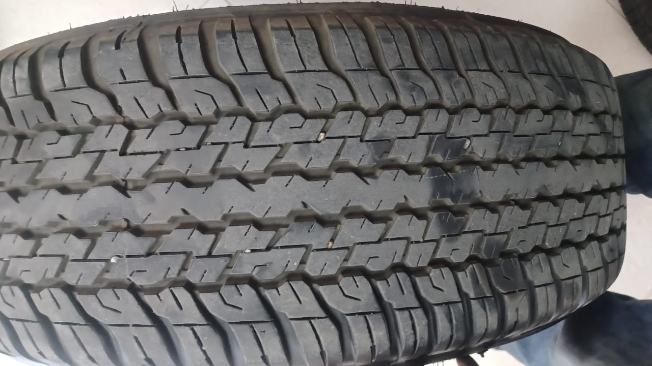 Toyota Hilux GD6 17inch original mags with Good used 265/65/17 Dunlop Grandtrek - Private Seller Toyota Hilux GD6 17inch original mags with Good used 265/65/17 Dunlop Grandtrek - Private Seller