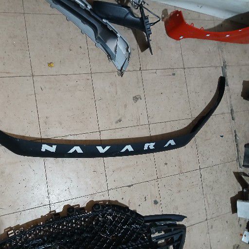 Nissan Navara bonnet cover - Private Seller Nissan Navara bonnet cover - Private Seller