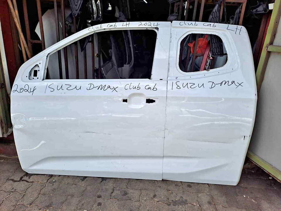 ISUZU D-MAX DOORS CLUB CAB 2024 MODEL LEFT FRONT AND LEFT BACK FOR SALE NOW - Private Seller ISUZU D-MAX DOORS CLUB CAB 2024 MODEL LEFT FRONT AND LEFT BACK FOR SALE NOW - Private Seller