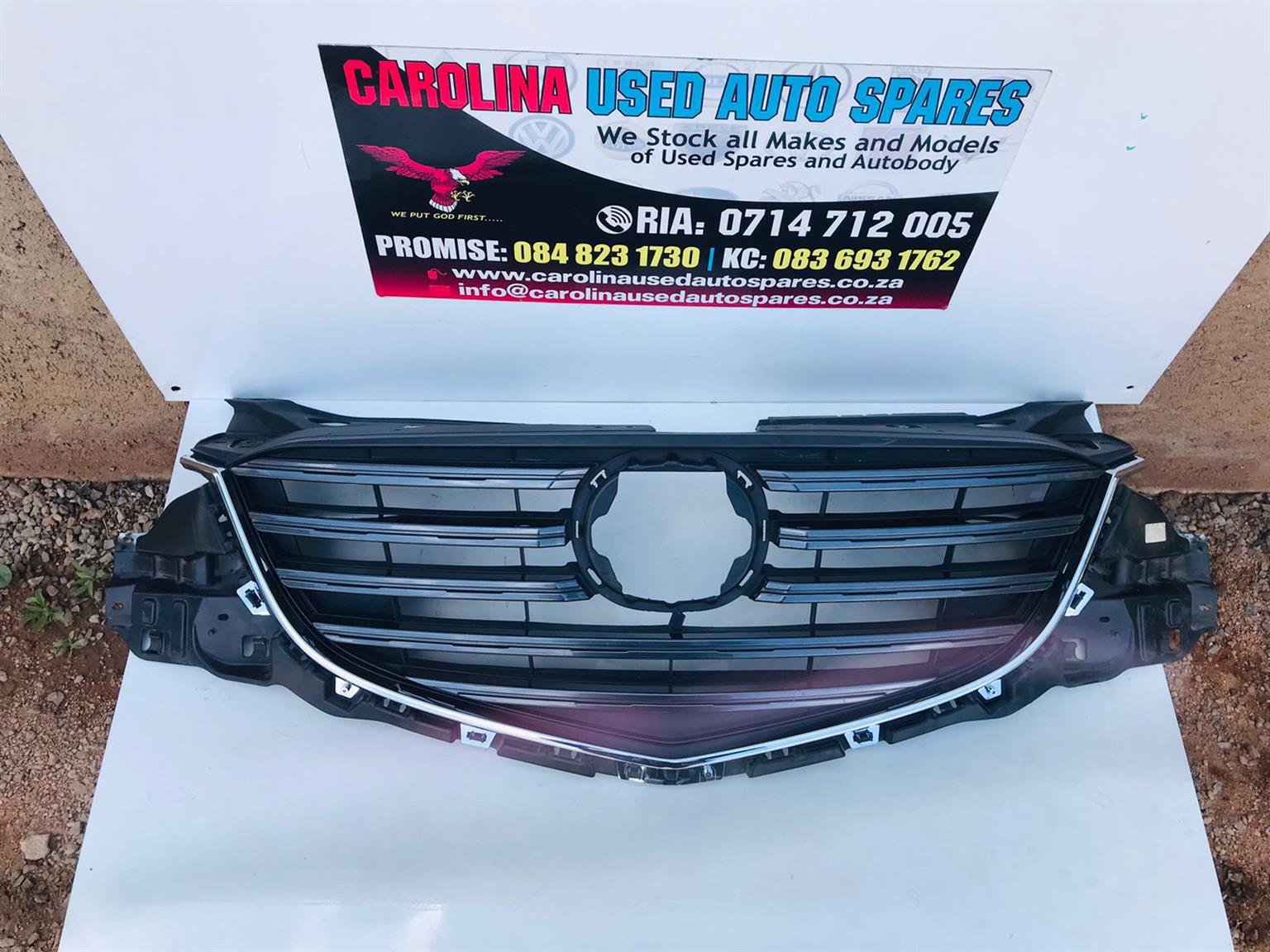 Mazda CX-5 radiator grill with chrome trimming - Private Seller Mazda CX-5 radiator grill with chrome trimming - Private Seller