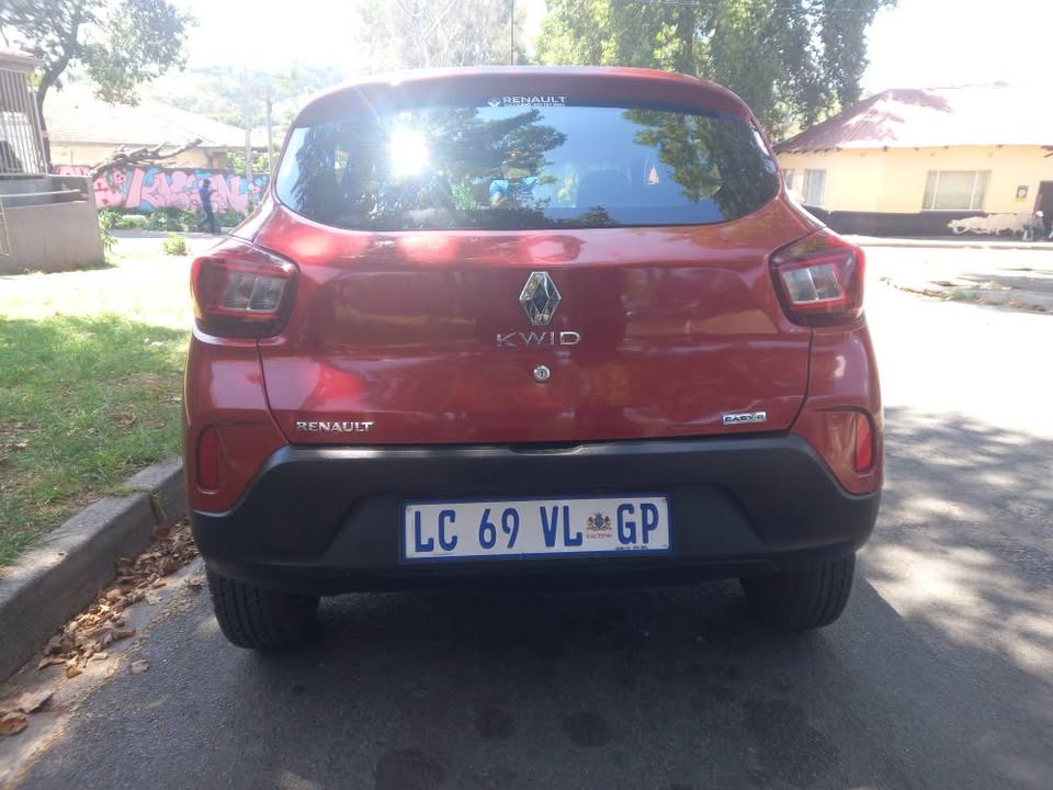 2021 Renault Kwid 1.0 Petrol Engine, Automatic Transmission, Maroon Color, Mileage 117000kms