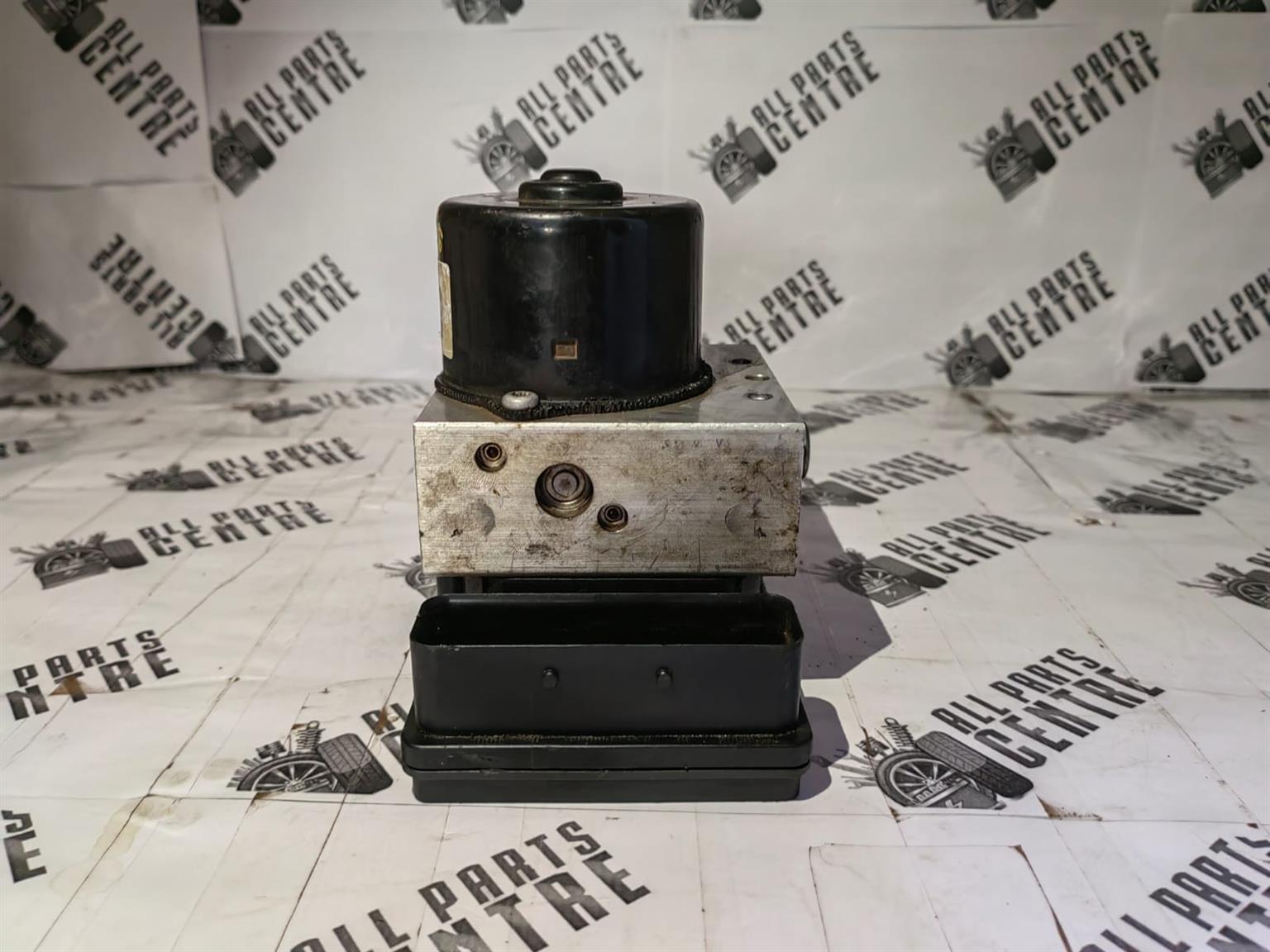 Nissan Navara D40 ABS pump for sale – Used