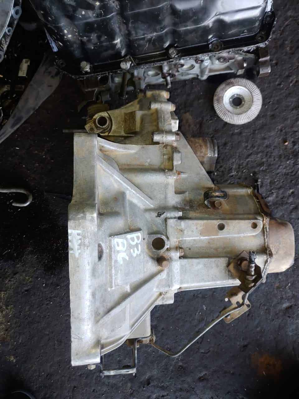 MAZDA B3 GEARBOX 5 SPEED HYDROLIC CLUTCH  FOR SALE - Private Seller
