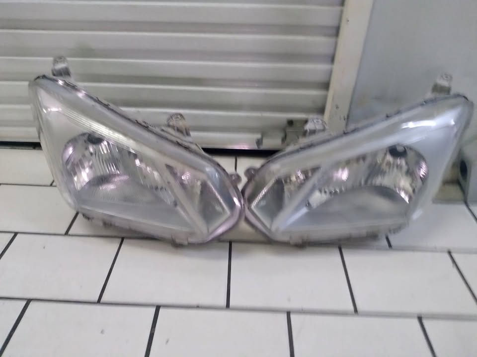 ISuzu d max Normal front lights for Sale whatsapp - Private Seller ISuzu d max Normal front lights for Sale whatsapp - Private Seller