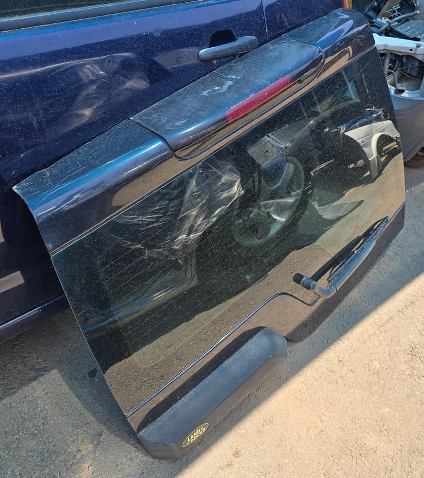Land Rover Discovery 3/4 Boot Lid - Private Seller Land Rover Discovery 3/4 Boot Lid - Private Seller