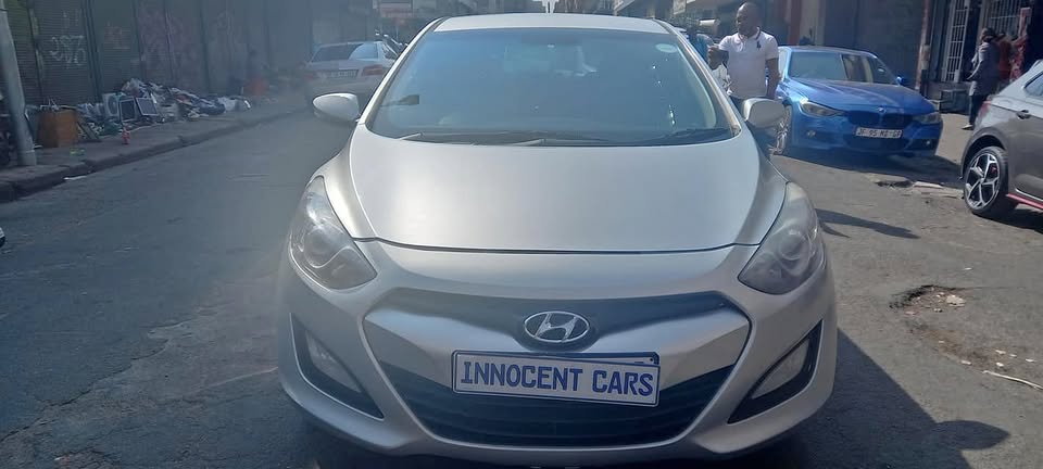 2016 HYUNDAI i30 1.6ENGINE PETROL, MANUAL TRANSMISSION, SILVER COLOUR, 119000KM