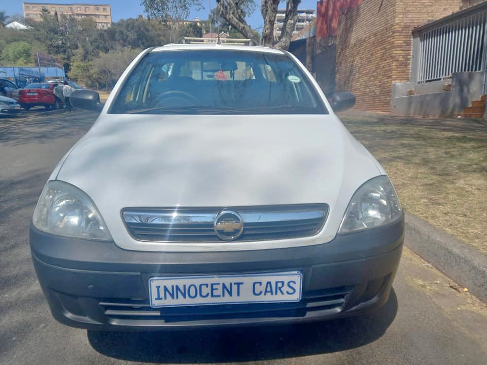 2010  CORSA BAKKIE 1.4 ENGINE PETROL, MANUAL, MILEAGE 105000KMS, WHITE COLOR, PRICE 78,000.