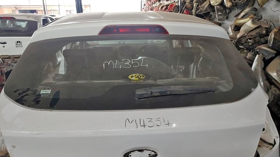 Ford Figo rear windscreen - Private Seller