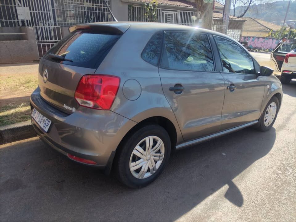 2019 Polo vivo 1.6 hatchback