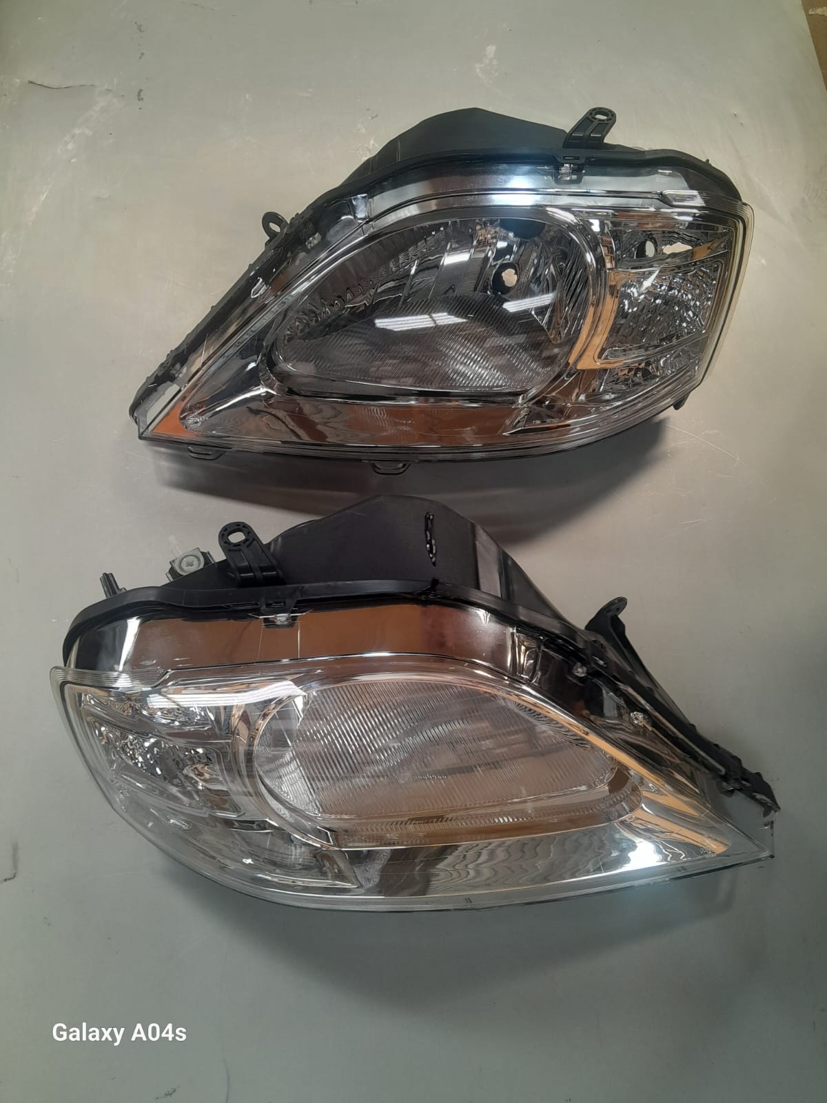 NISSAN NP200 FRONT BOTH SIDES HEADLIGHTS FOR SALE - Private Seller NISSAN NP200 FRONT BOTH SIDES HEADLIGHTS FOR SALE - Private Seller