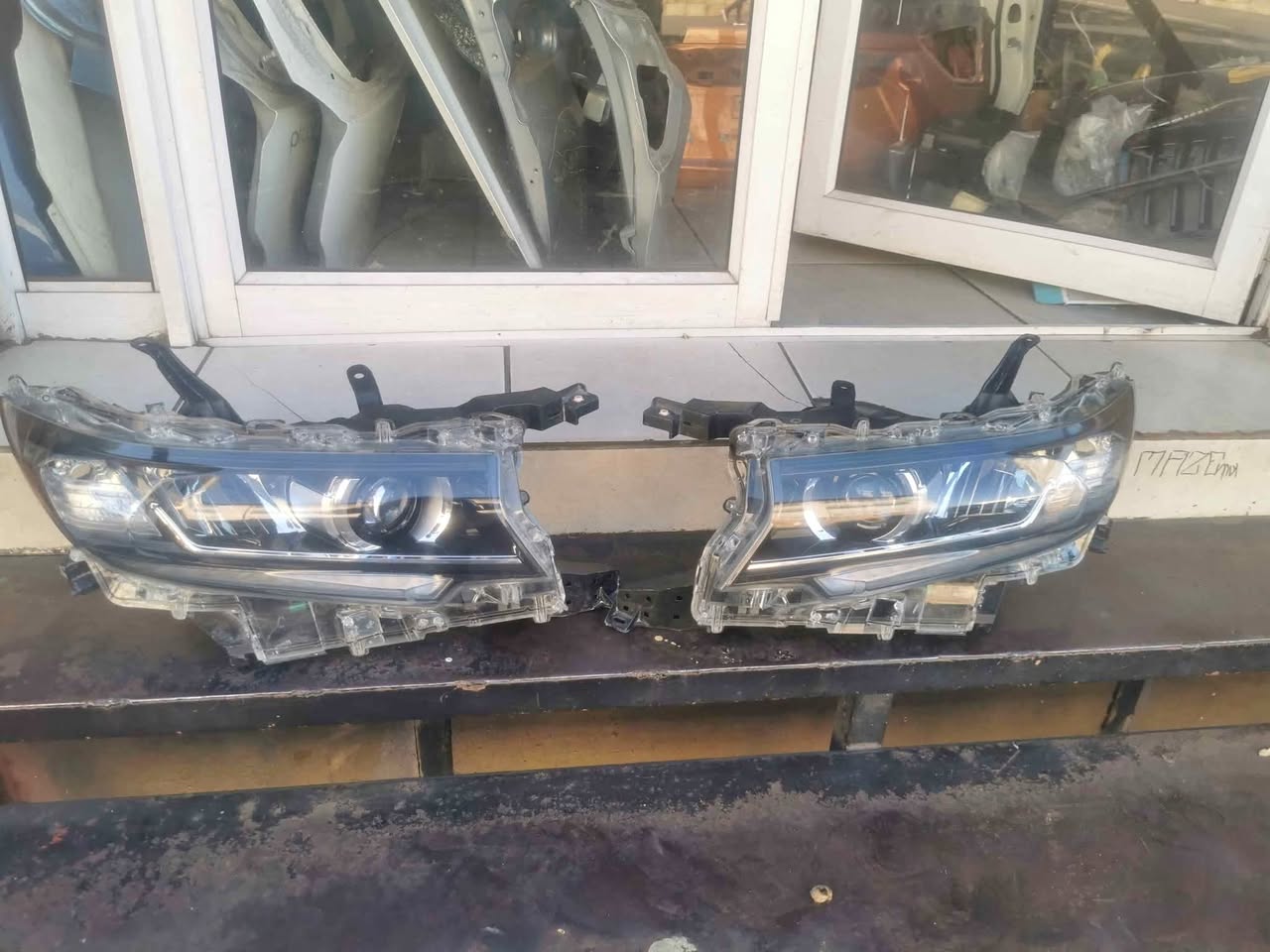 Toyota Prado 2018 headlights - Private Seller Toyota Prado 2018 headlights - Private Seller