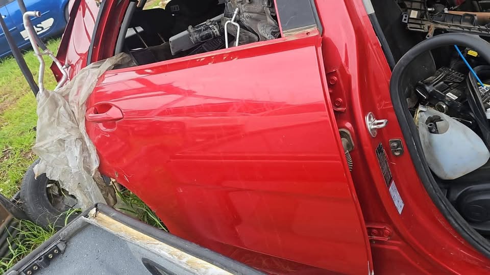 KIA RIO RIGHT BACK DOOR AVAILABLE - Private Seller KIA RIO RIGHT BACK DOOR AVAILABLE - Private Seller