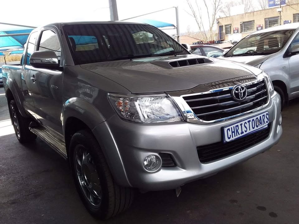 Used Toyota Hilux 2.8GD-6 Xtra cab 4x4 Legend 50 - Private Seller