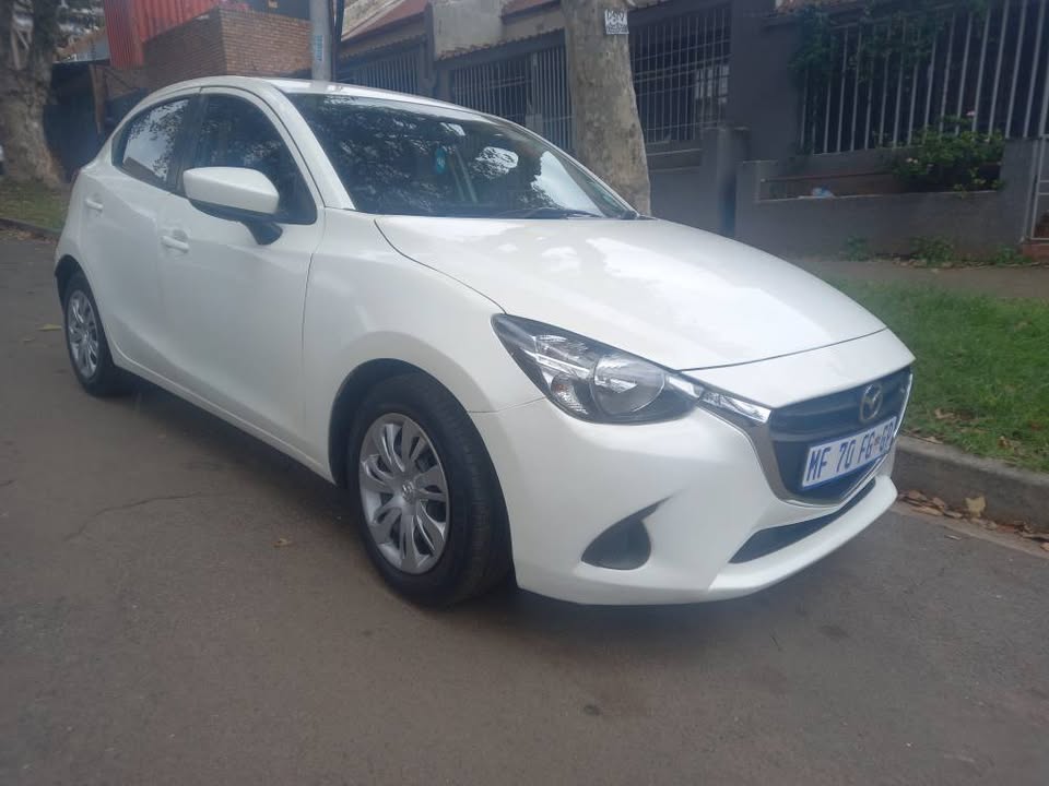 2017 Mazda 2 SKYACTIVE TECHNOLOGY 1.5 Petrol, Manual, White, 79000kms