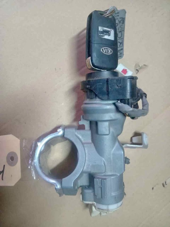 Kia cerato koup 2010 ignition with key