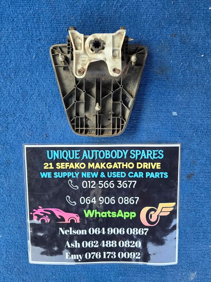 Nissan NP200 Tailgate Lock - Private Seller