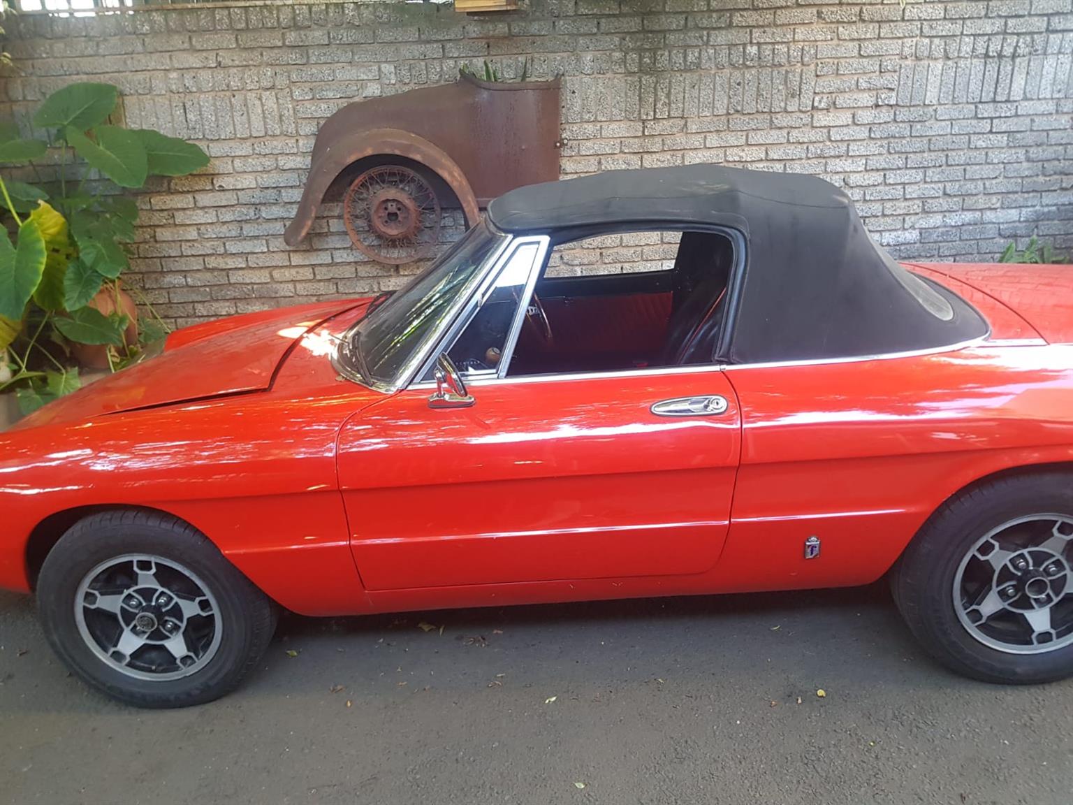Alfa Romeo Spider 2000L RHD