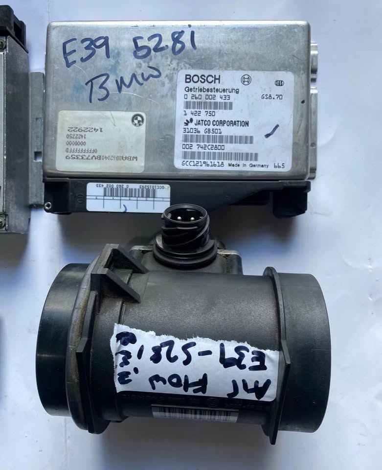 BMW Computer box comes with key & cheap reader & computer gear box BMW E39- 538i  Call - Private Seller