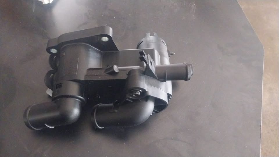 VW Polo Vivo 1.6 / 1.4 Thermostat Housing For Sale - Private Seller