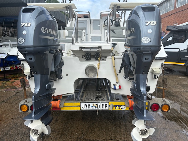 Seacat 520 FC with 2 x Yamaha F70hp Motors