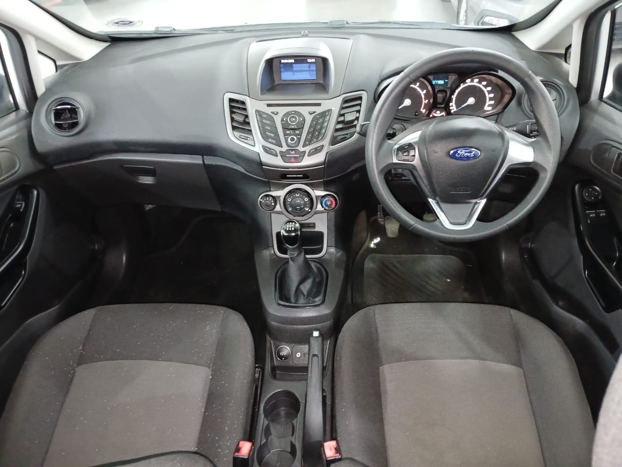 2016 Ford FiestaEngine 1.4 Manual Petrol Silver Service Book - Private Seller 2016 Ford FiestaEngine 1.4 Manual Petrol Silver Service Book - Private Seller