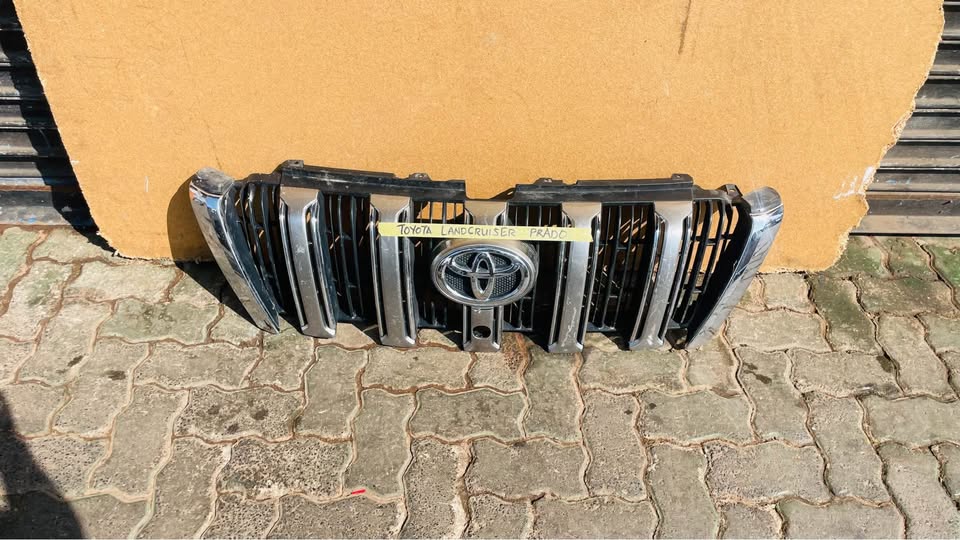Toyota Land Cruiser Prado grill - Private Seller Toyota Land Cruiser Prado grill - Private Seller