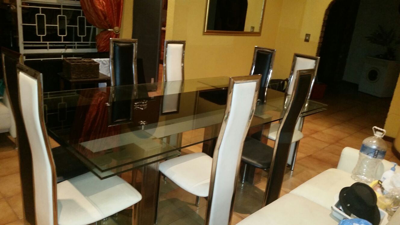 selling dining room furniture