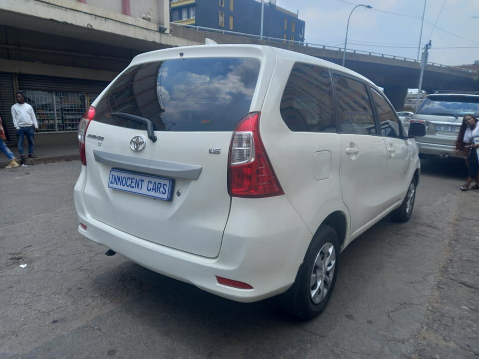 2021 TOYOTA AVANZA 1.5 SX PETROL, MANUAL TRANSMISSION, WHITE COLOUR