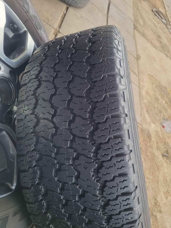 Ford wildruck rims and tyres 265/60R18 Goodyear wrangler for sale - Private Seller