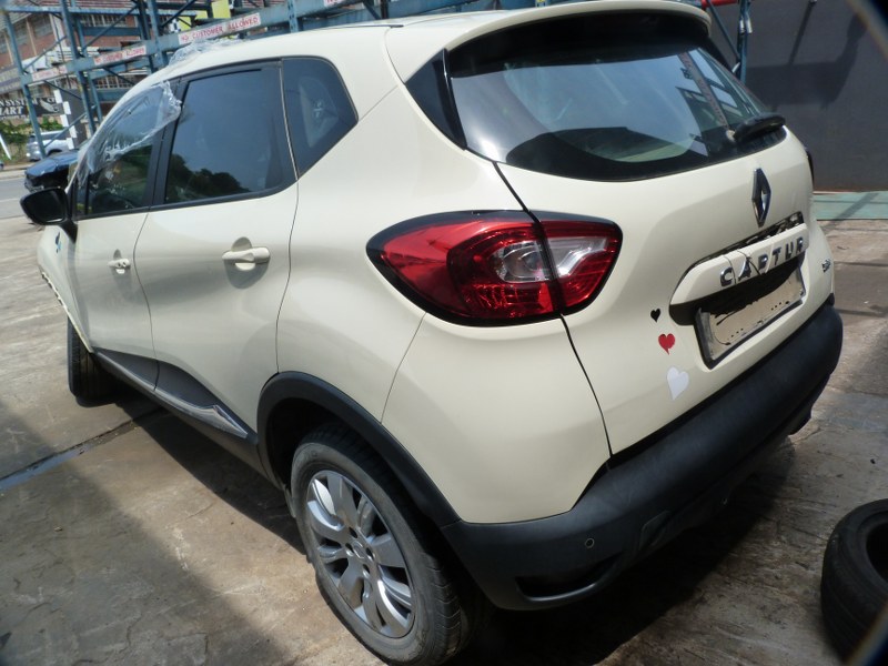 Renault Captur 900T Expression Manual Cream - 2016 STRIPPING FOR SPARES - Private Seller