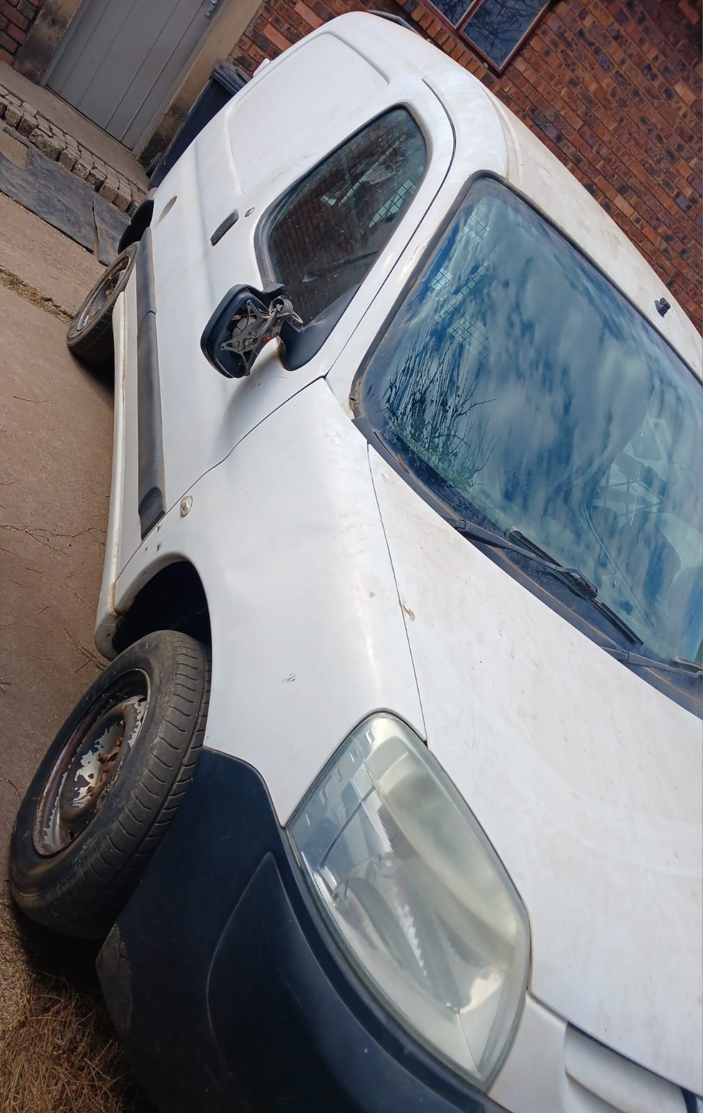 Peugeot Pathfinder for stripping call for info - Private Seller