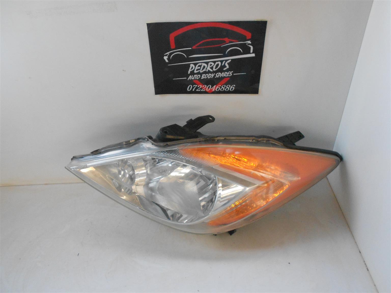 Mazda BT-50 Left headlight