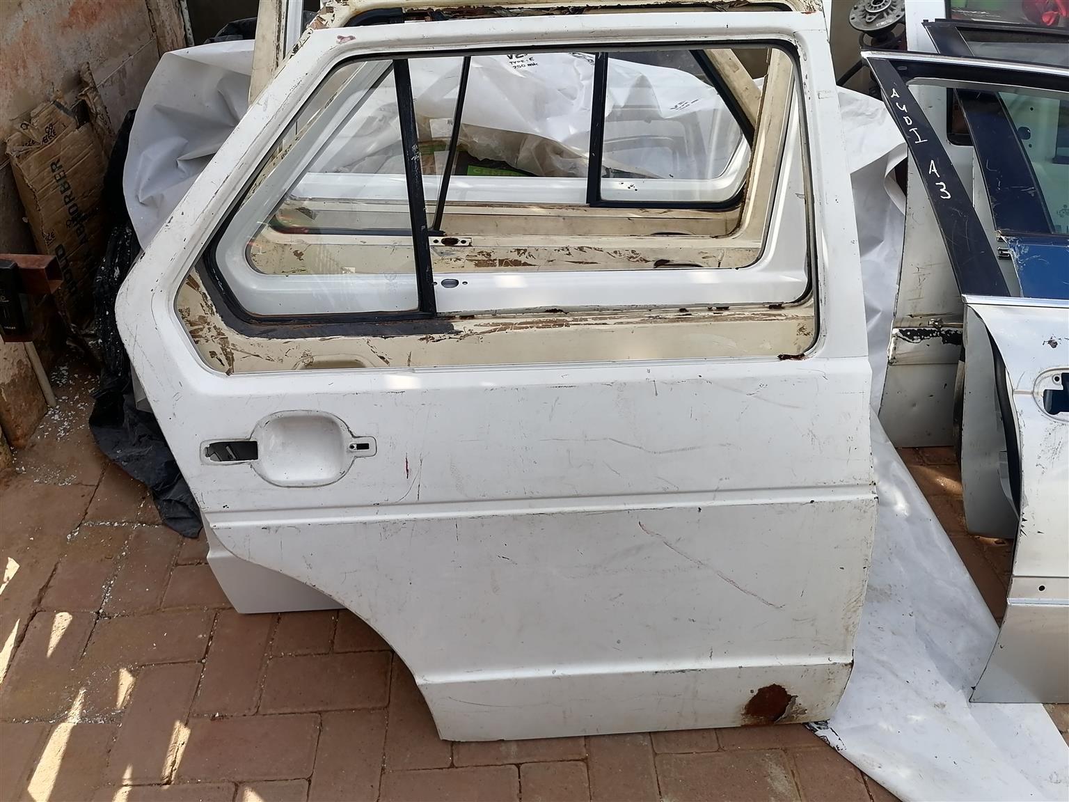 Golf 1 doors white - Private Seller