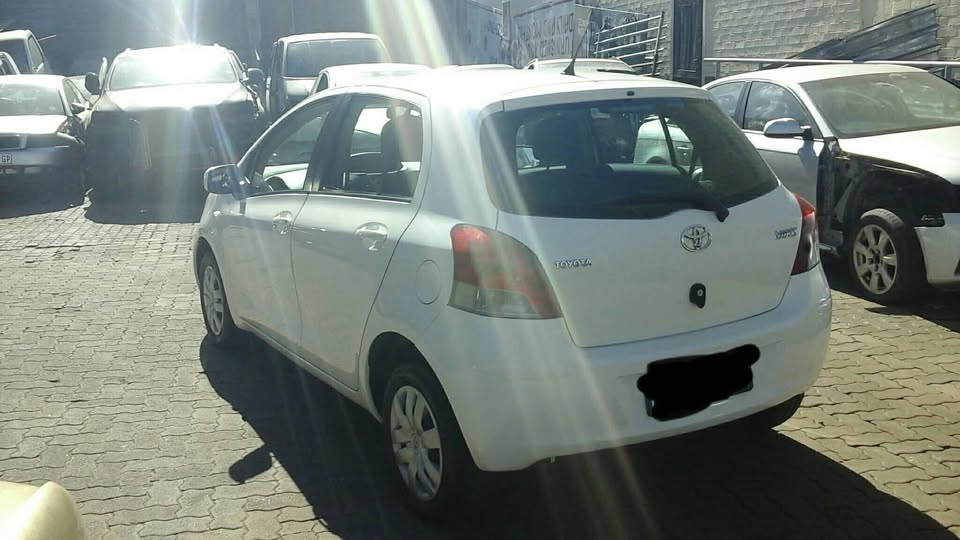 2009 TOYOTA YARIS HATCHBACK BLACK