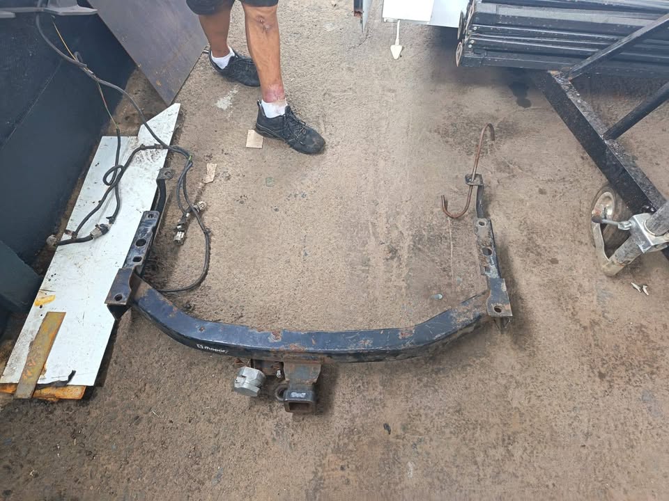 Toyota fortuner tow bar with fitment - Private Seller