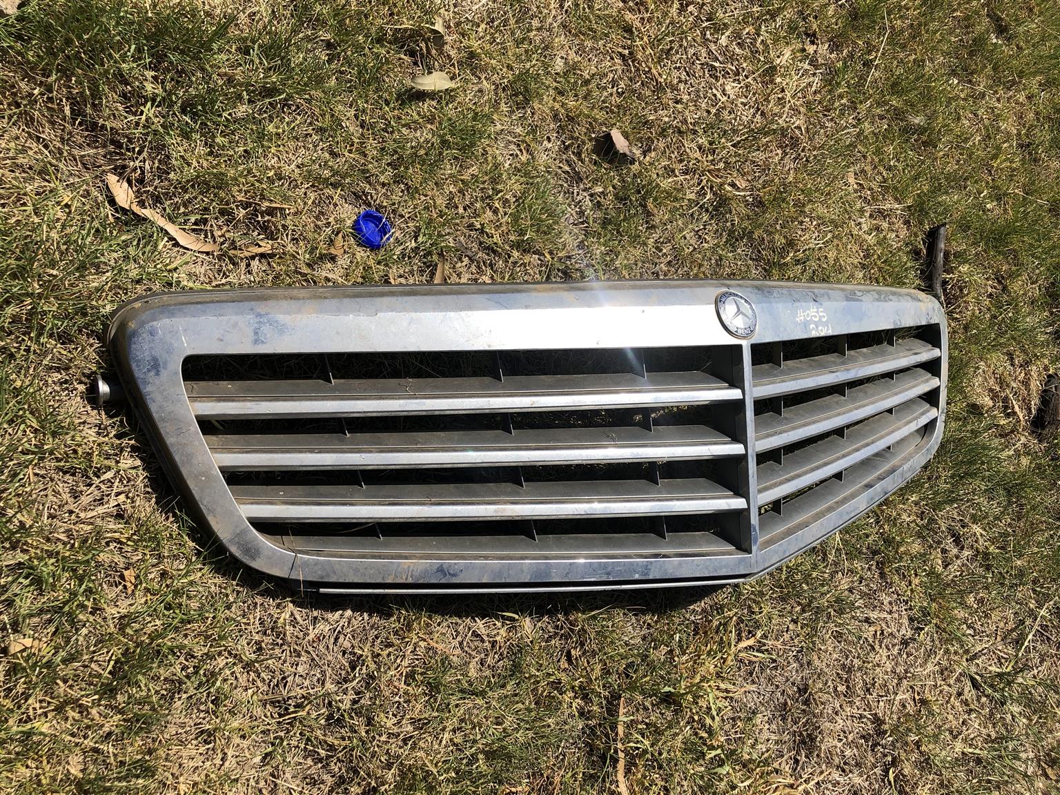 Mercedes Benz w204 front grill - Private Seller Mercedes Benz w204 front grill - Private Seller
