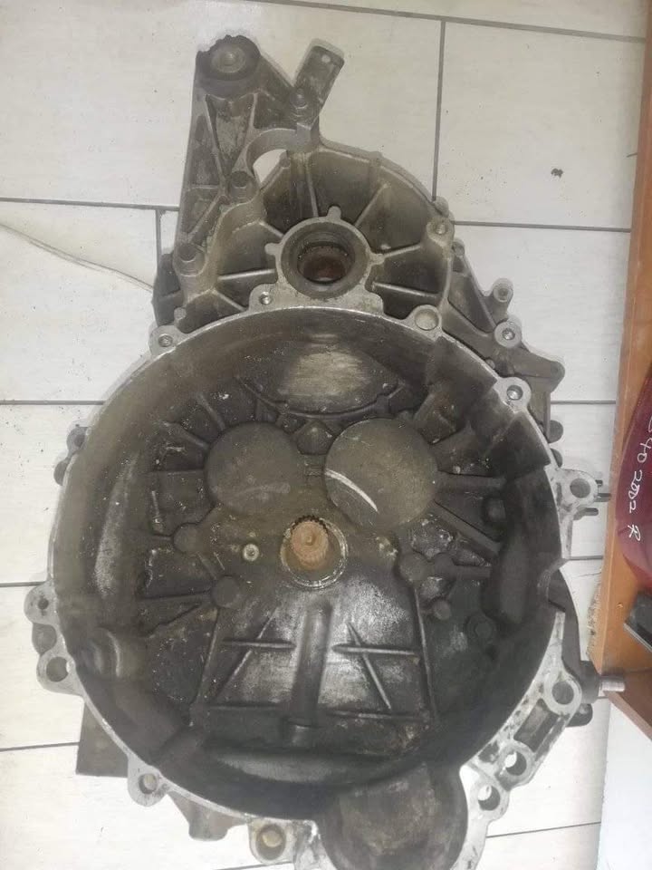 Volvo V70 / S60 D5 manual Gearbox for sale - Private Seller Volvo V70 / S60 D5 manual Gearbox for sale - Private Seller