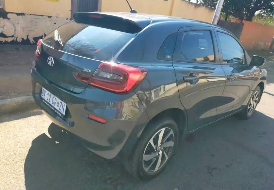 2023 TOYOTA STARLET 1.5 XS MANUAL WITH SERVICE BOOK AND REVERSE SENSORS