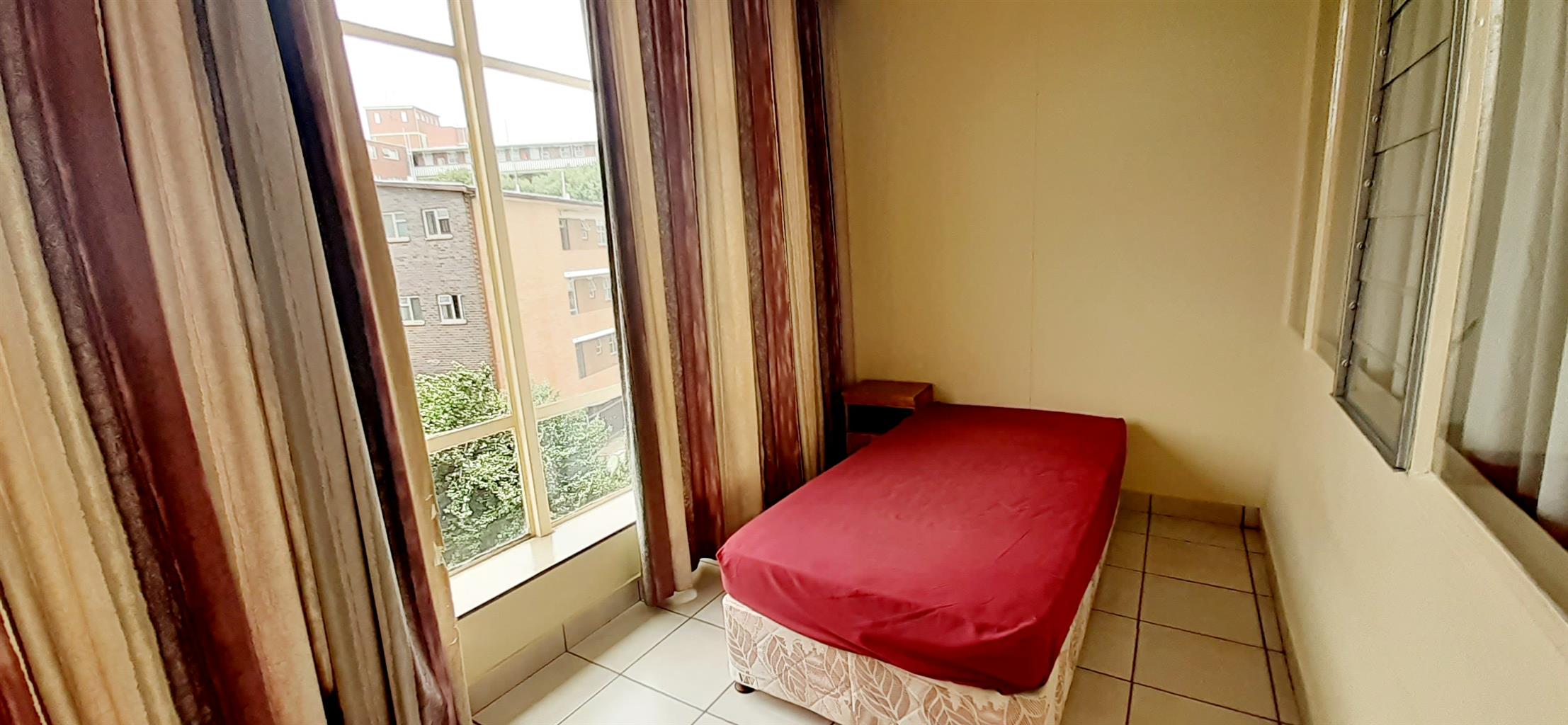 A 2.5 bedroom flat for rent in Arcadia, Pretoria near amenities and colleges