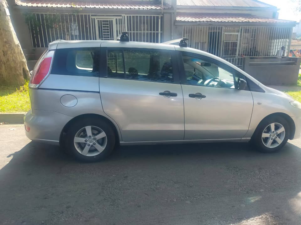 2011 Mazda 5, 7seater 2.0 Petrol, Manual, Silver Color, Mileage