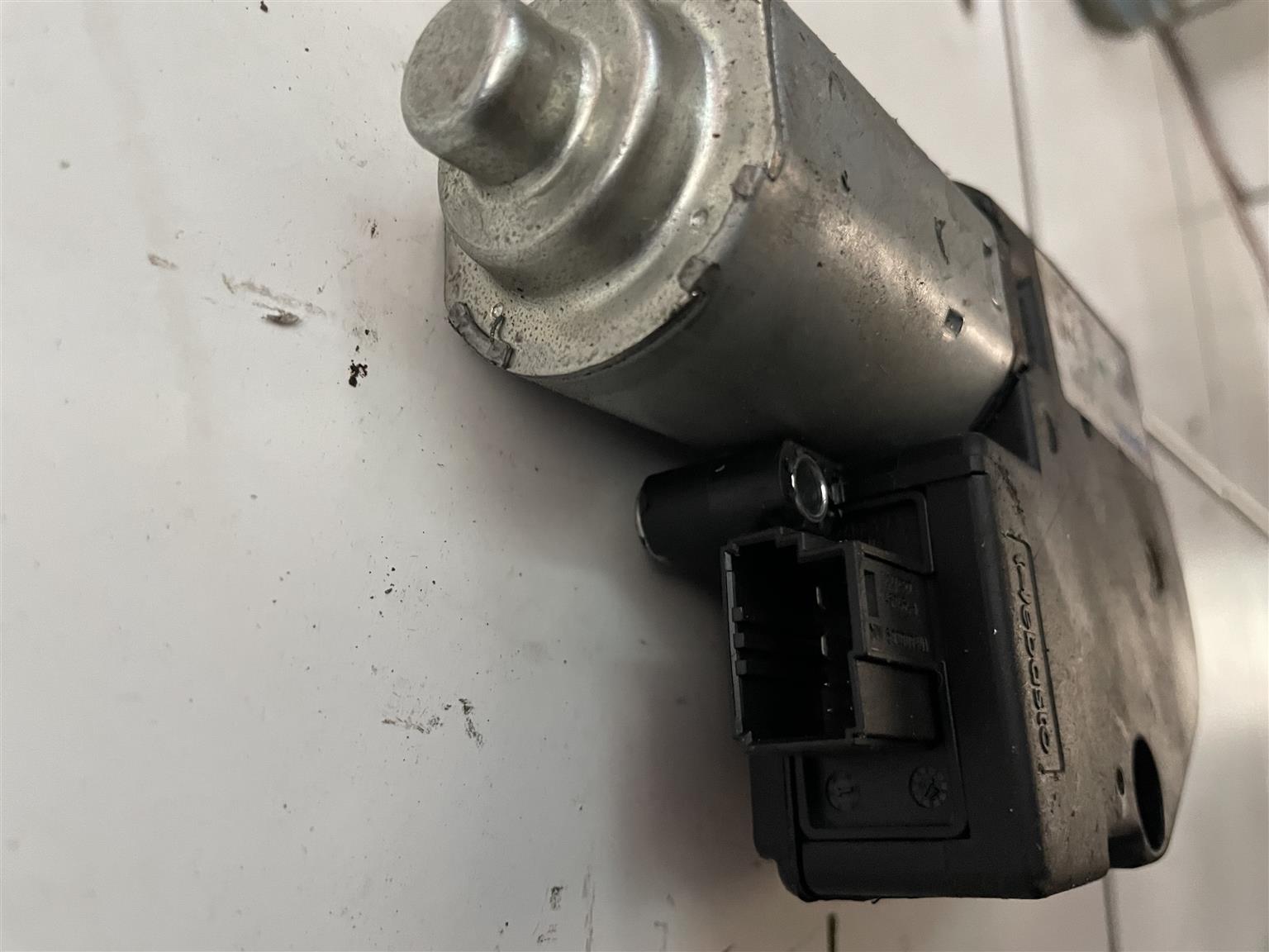 Bmw 335i sun roof motor 1701848 OJ0010 - Private Seller