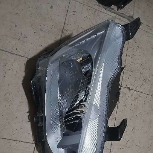 Isuzu Bakker headlight - Private Seller
