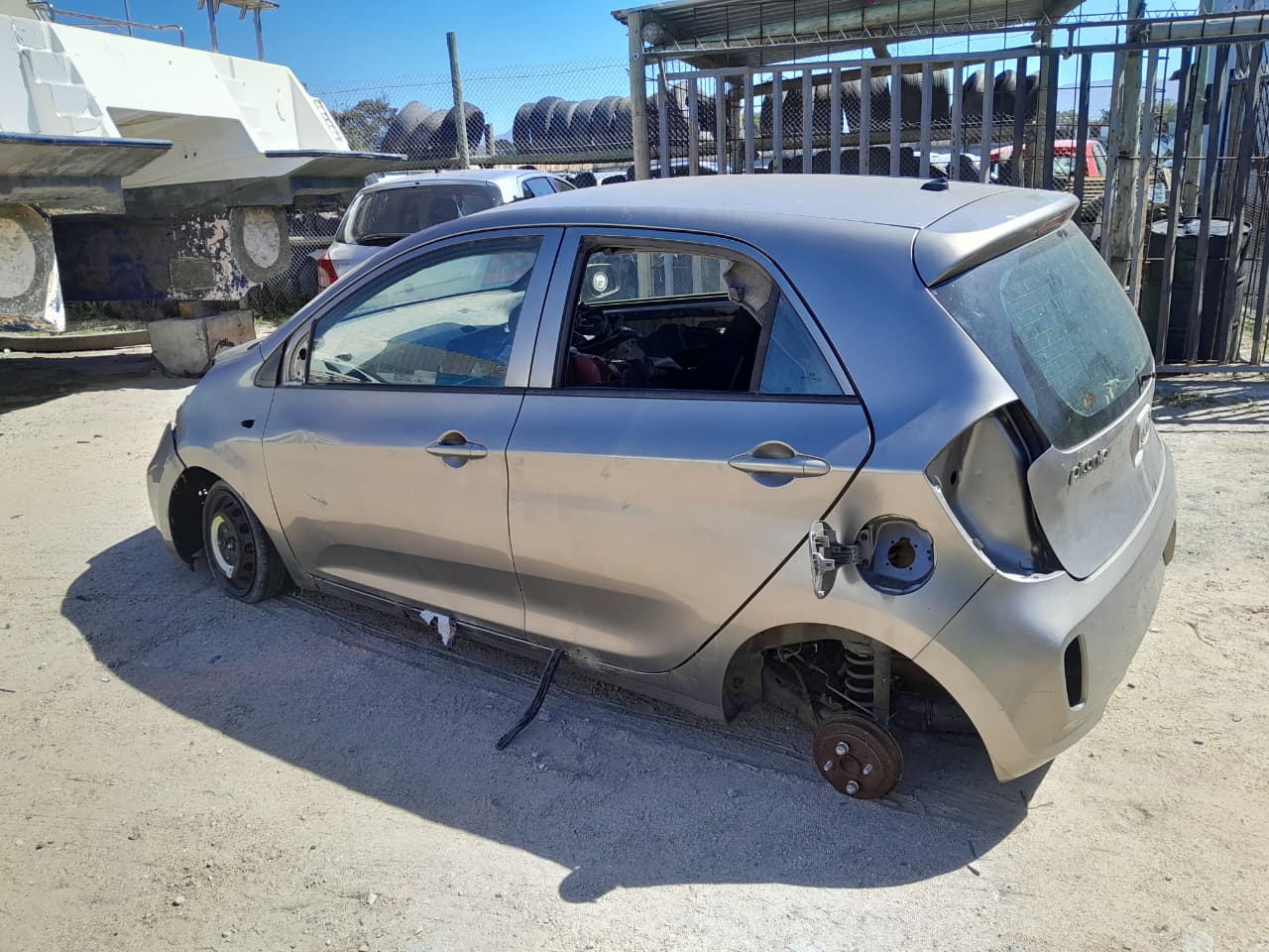 KIA PICANTO 1.0 LX 2011  STRIPPING FOR SPARES - Private Seller