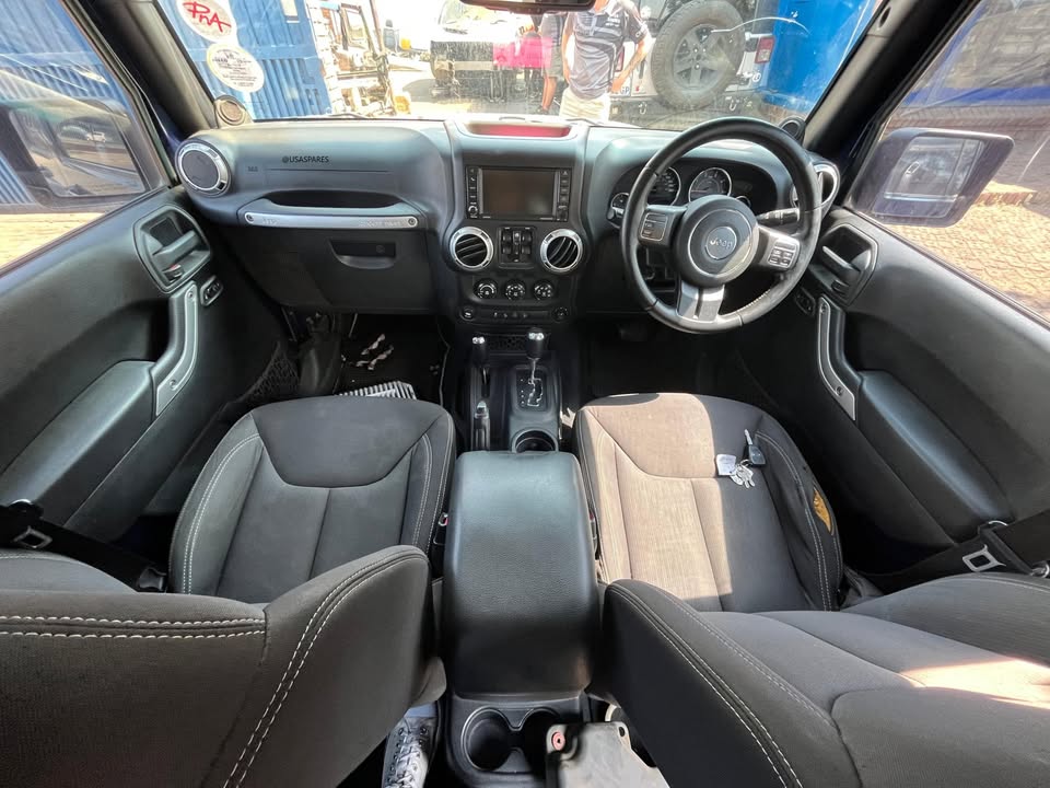 2013 Jeep Wrangler 2.8 JK Auto/Diesel Interior Parts For Sale - Private Seller 2013 Jeep Wrangler 2.8 JK Auto/Diesel Interior Parts For Sale - Private Seller