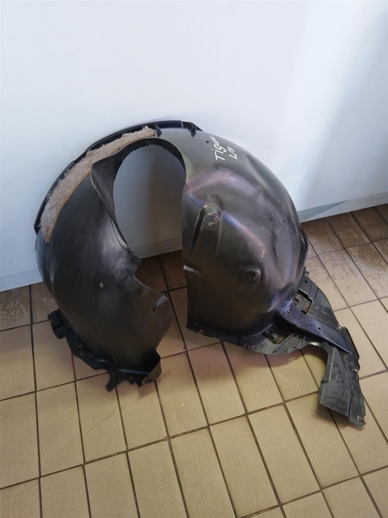 2019 VW TIGUAN FENDER LINER LETFSIDE AVAILABLE FOR SALE - Private Seller