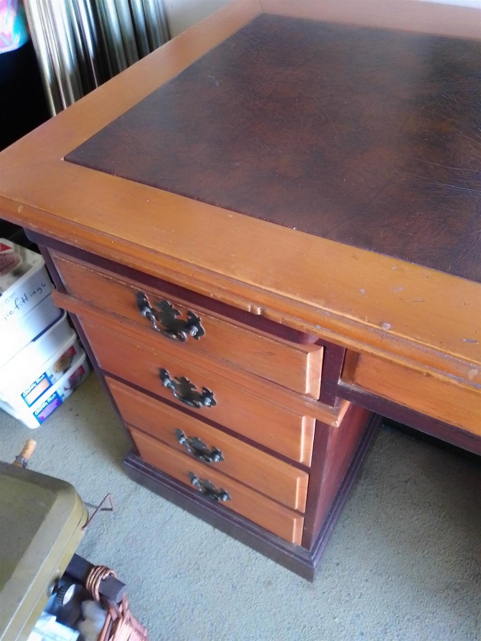 Teak wood office desk antique Teak wood office desk antique